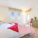 Вилла Ursula - Plusholidays Empedrola